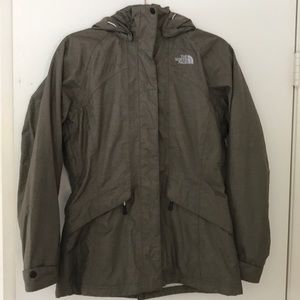 *LAST CHANCE* North Face Jacket in Taupe